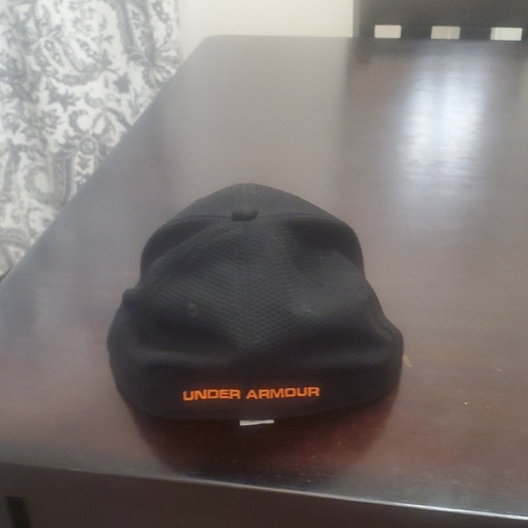 Under Armour Black Hat with Bright Orange Emblem - Picture 4 of 9